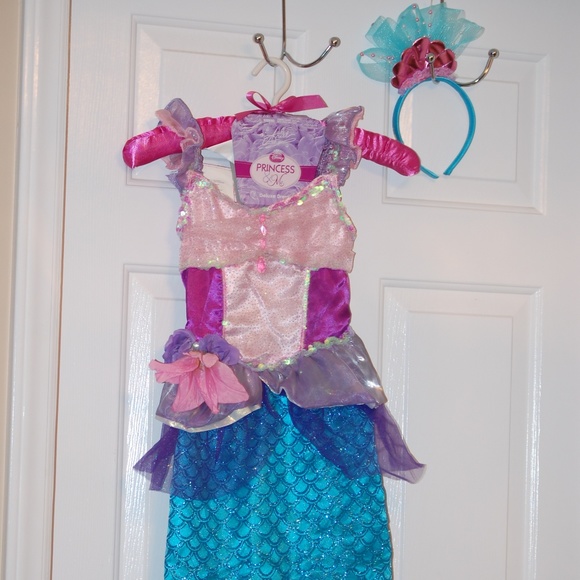 Mermaid Ariel little girl size 4-6x kids costume - Picture 2 of 8